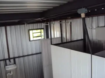 Container vestiário 4 m com 2 sanitários e 2 chuveiros