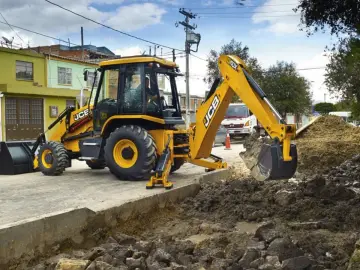 Retroescavadeira 8 toneladas JCB 3CX